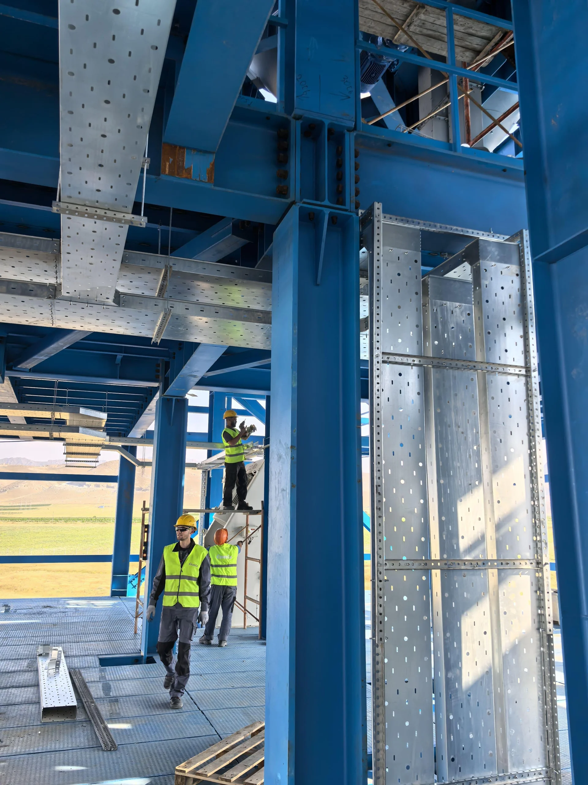 Монтаж кабельных трасс