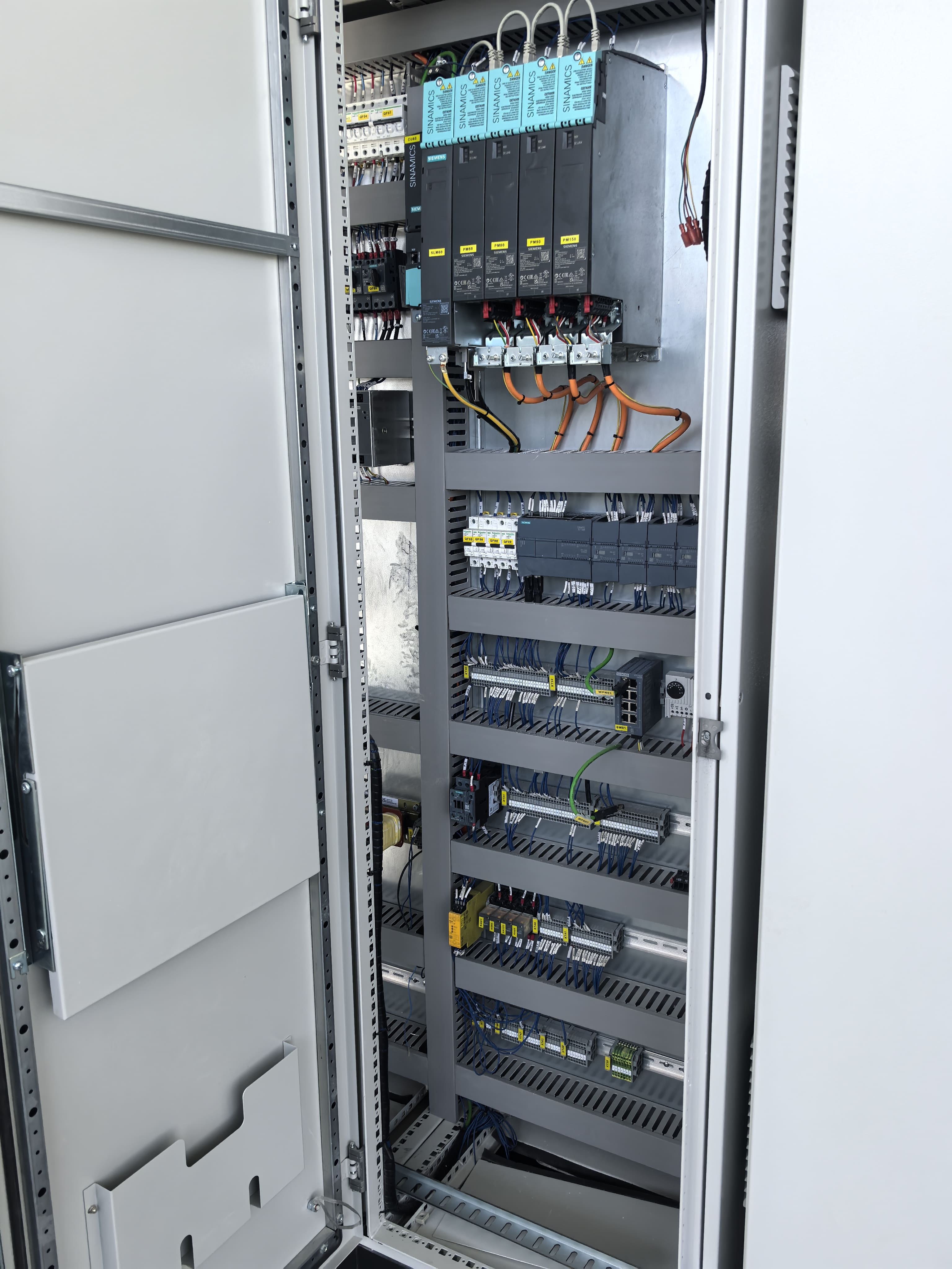 Монтаж кабельных трасс