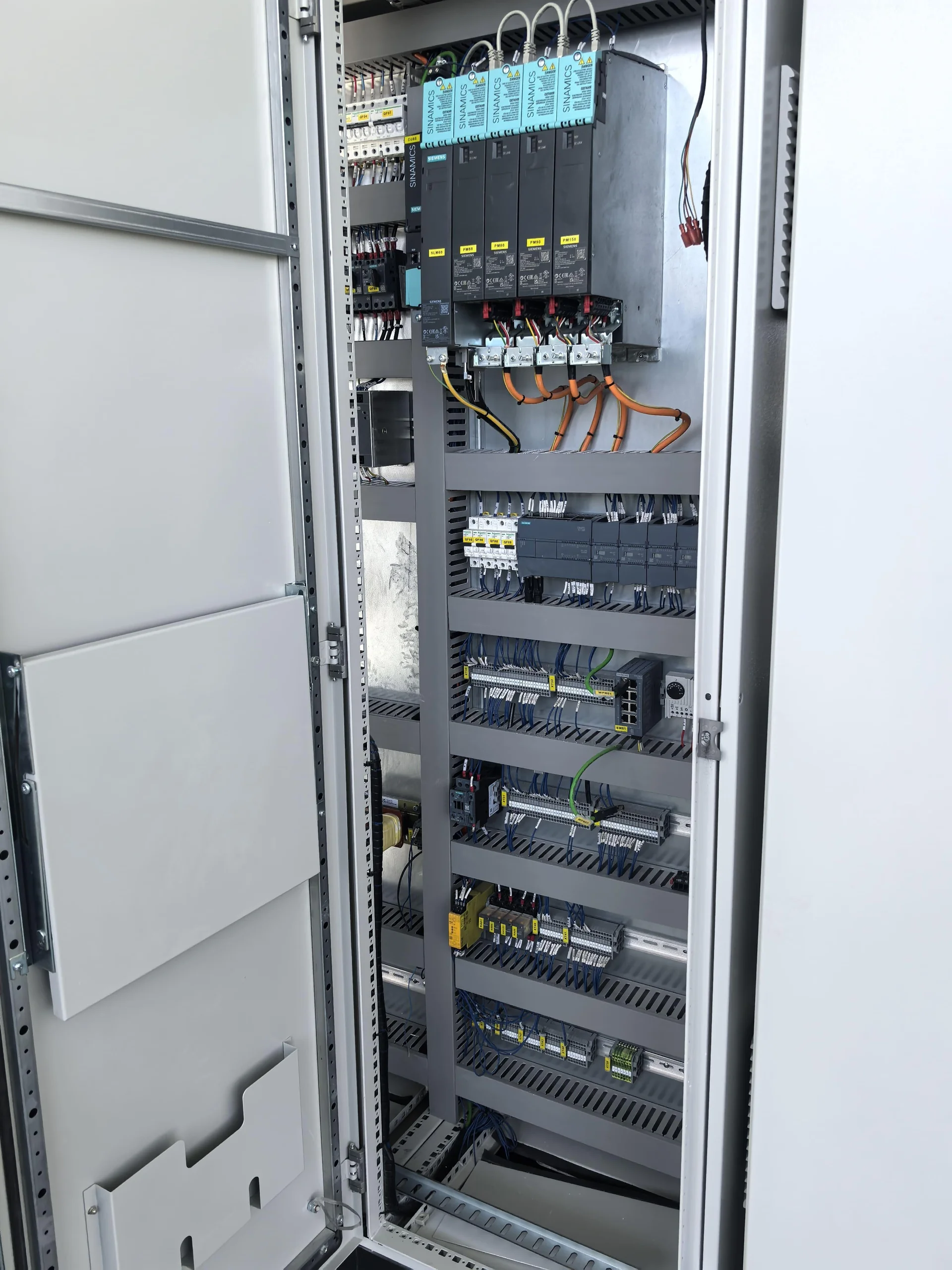 Монтаж кабельных трасс