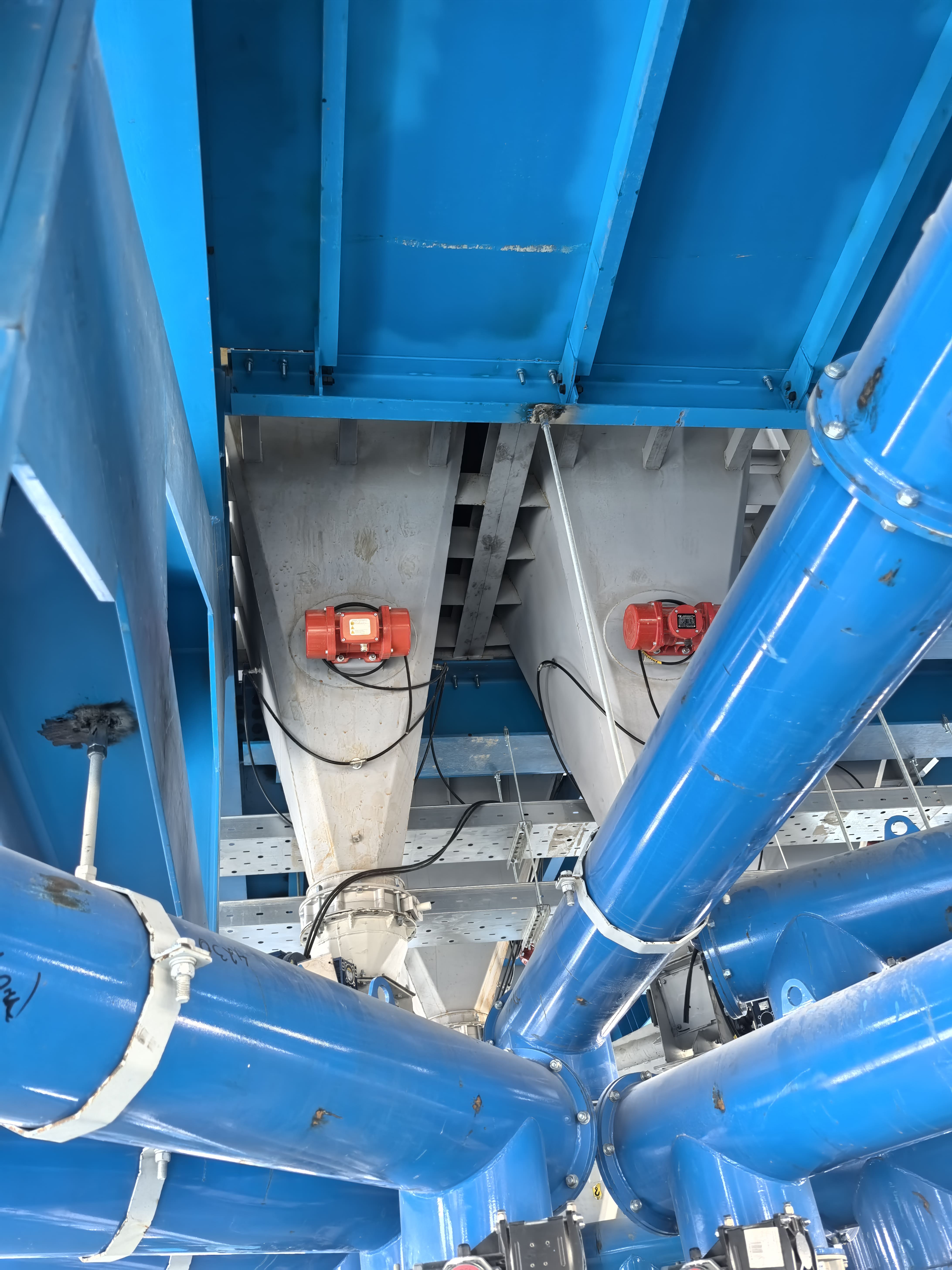 Монтаж кабельных трасс