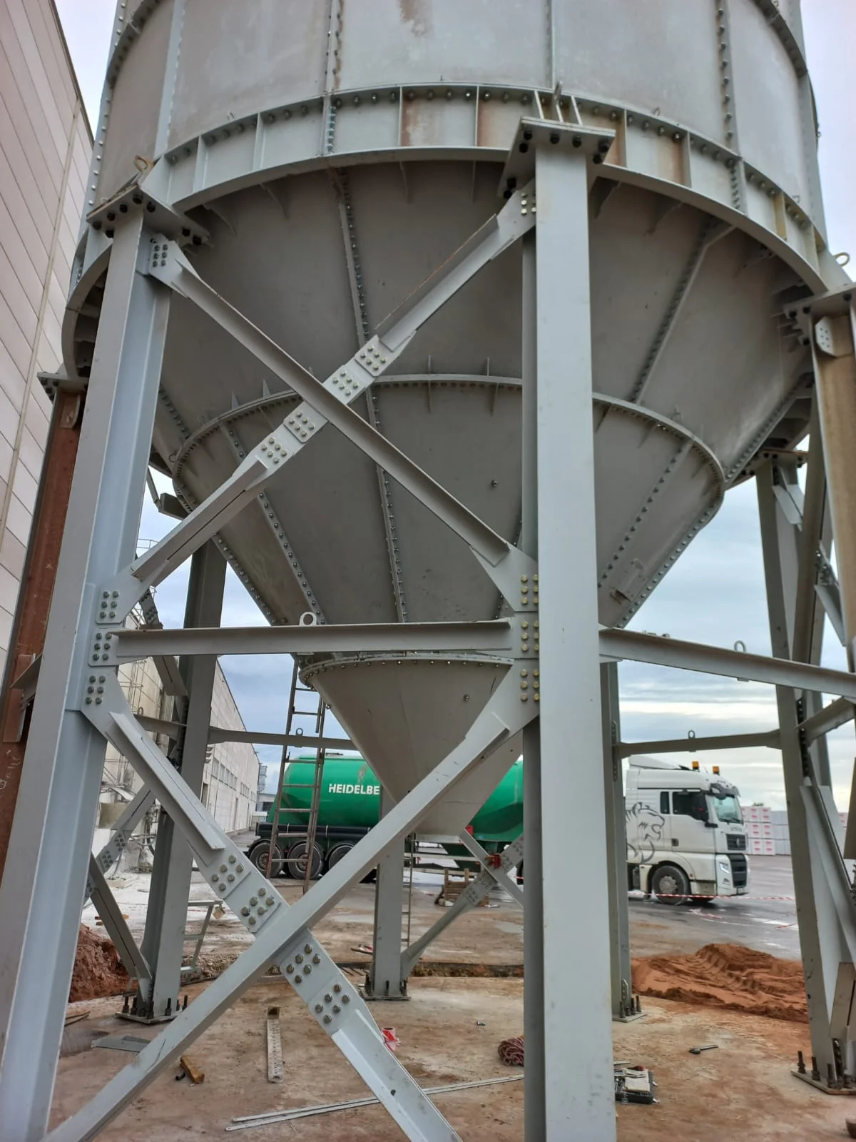 Сборка силоса